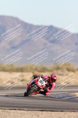 media/Dec-07-2025-CVMA (Sun) [[3e7d2de5dc]]/Race 16-Formula Middleweight/